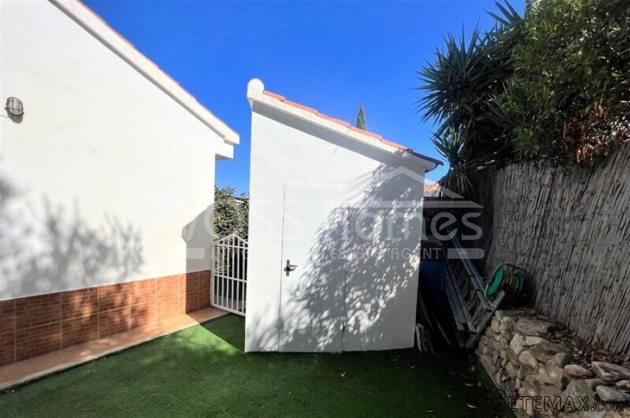 A very unusual 3 bed, 2 bath villa ot 133m2 with a mixture.. - 11