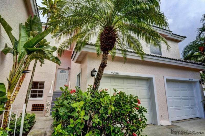 4306 Fairway Dr N, Jupiter, FL -..