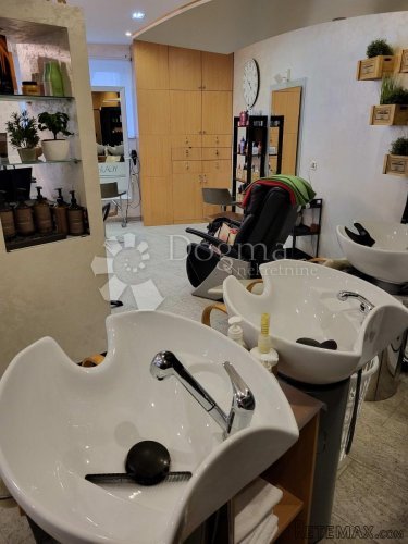 FRIZERSKI / KOZMETIČKI SALON, Vojak - 3