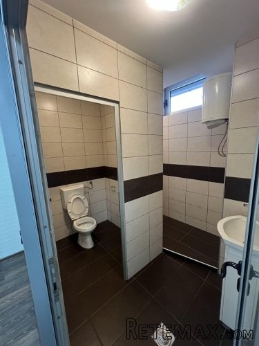 Izdajem magacin sa kancelarijama od 770m2 u Rakovici - 13