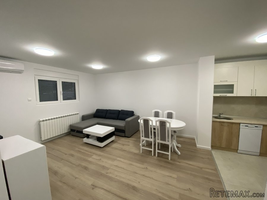 Lekino Brdo ul.Tikveska 42m2 namesten,uknjizen - 13