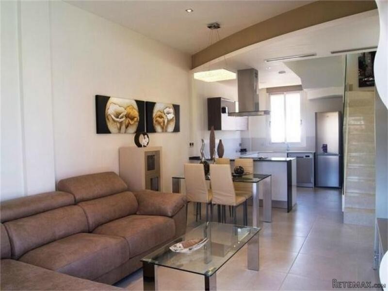 3 bedroom detached house for sale - 2