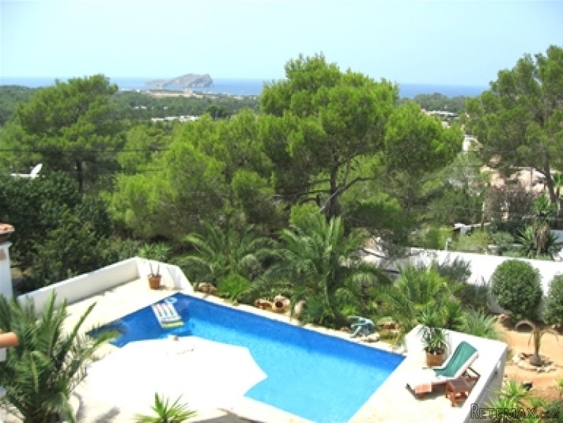 Charming house with seaview