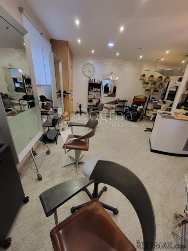 FRIZERSKI / KOZMETIČKI SALON, Vojak - 4