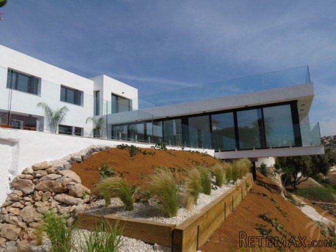 Superb modern villa situated in an elevated position with.. - 6