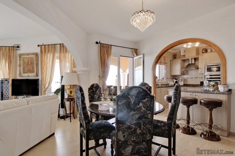 5 bedroom villa with view on Ibiza - 2