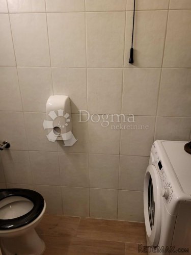 FRIZERSKI / KOZMETIČKI SALON, Vojak - 8
