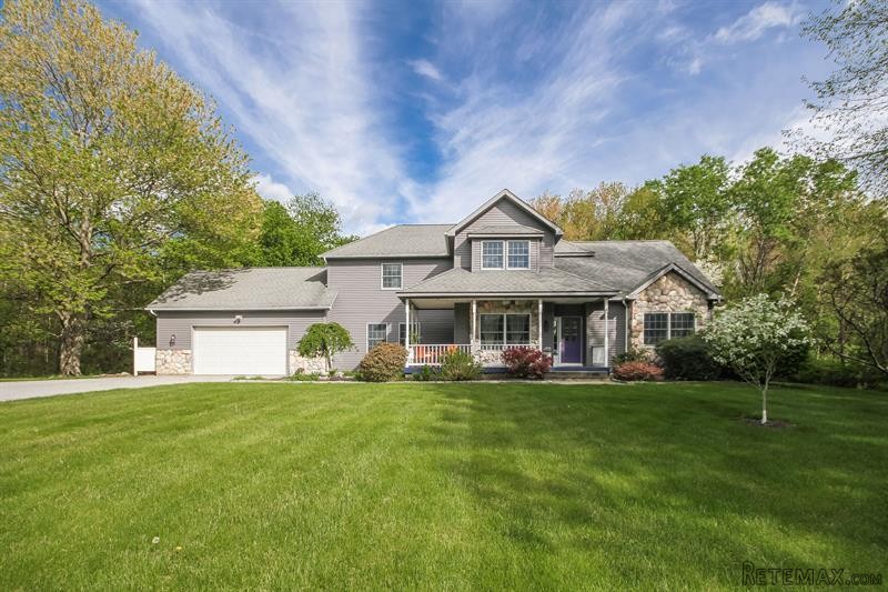 4 bedroom House For Sale: 22 Traver Rd..