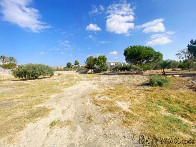 NEW LISTING TO VOSS HOMES - A full of potencial 2 bed, 1.. - 20