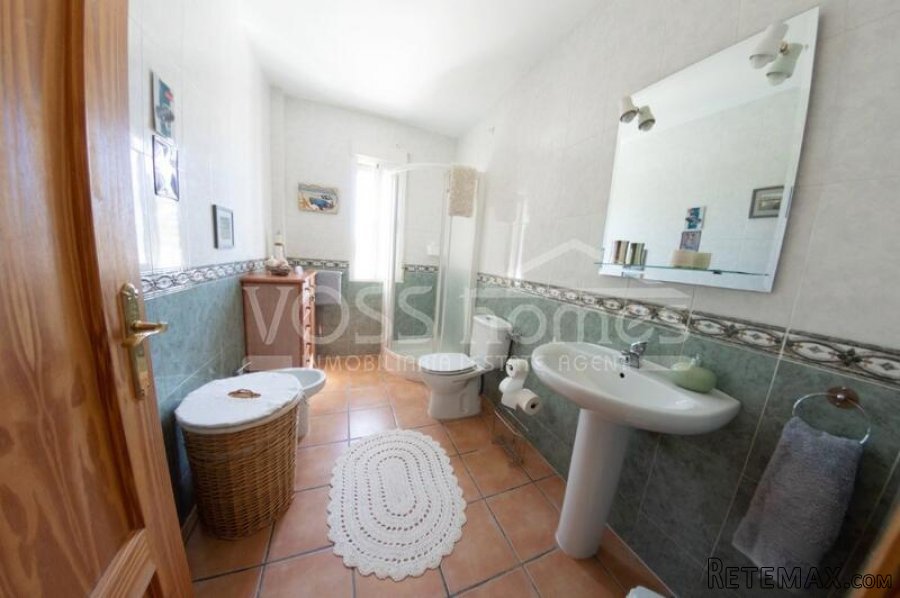 OPEN TO OFFERS - NEW LISTING TO VOSS HOMES - A spacious 3.. - 20