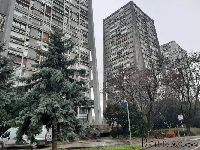 Prostran obiteljski stan u legendarnim Raketama – 107 m2 - 2
