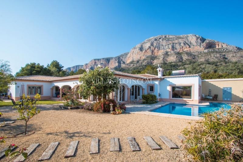 6 Bedroom Villa In Javea - 2