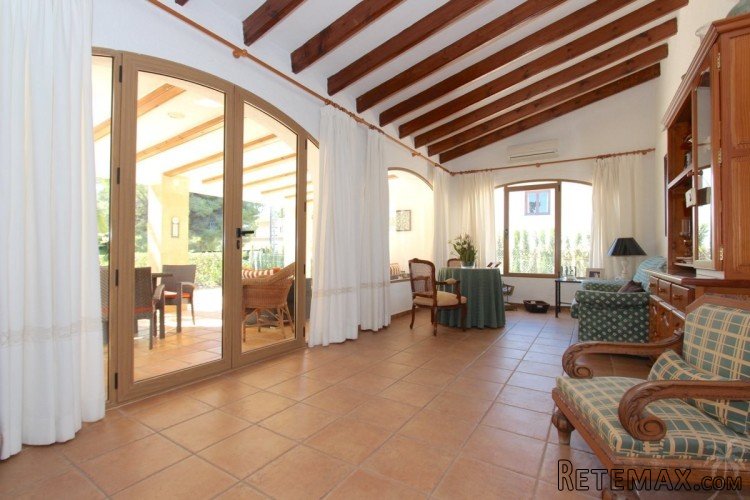 Traditional villa for sale with 3 bedrooms on one floor.. - 4