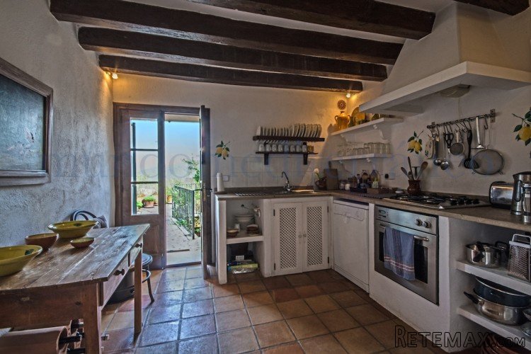Exquisite historic townhouse at the end of a small lane.. - 5