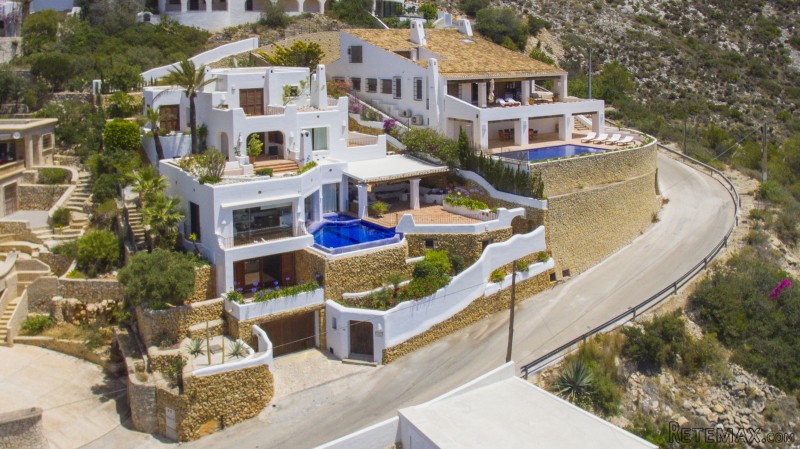 5 Bedrooms - Villa - Alicante - For Sale