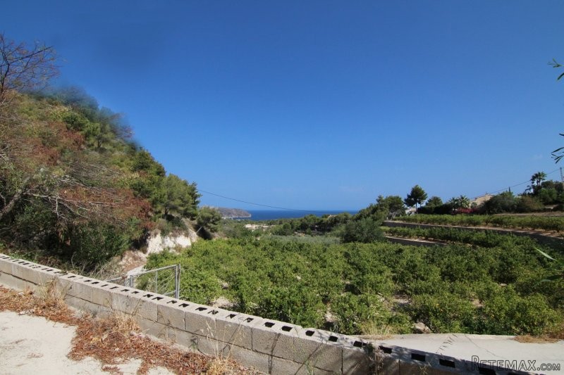 land with sea views
