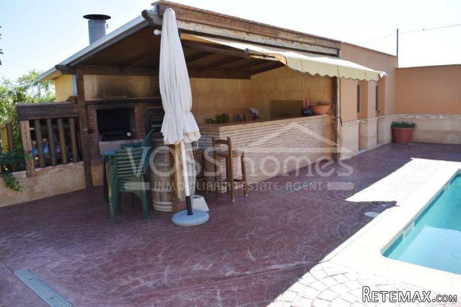 A traditional 2 bedroom (could be 4 or 5), 2.5 bathroom.. - 9