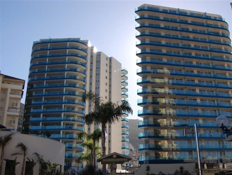 1 bed apartment in Ocean Village