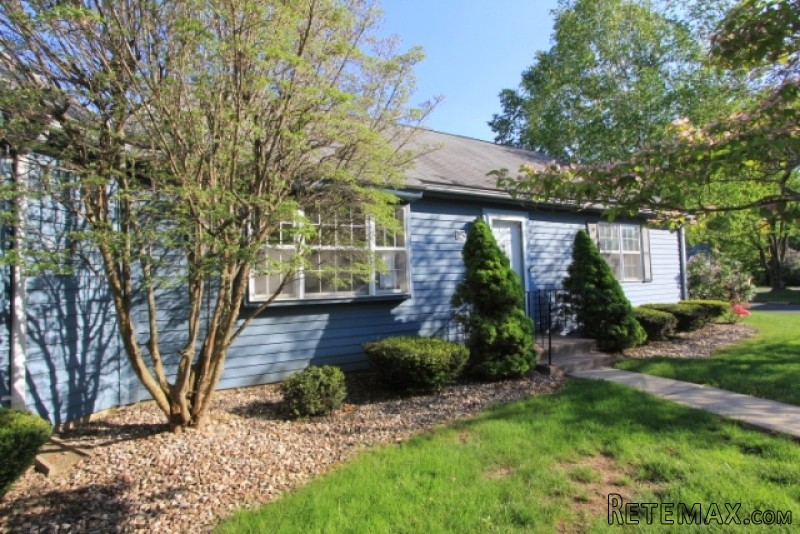 15 Canborne Way Unit 5 Suffield, CT.. - 2