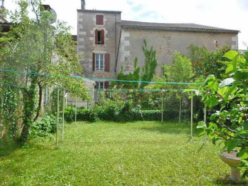 4 Bedroom Townhouse With Garden Close..