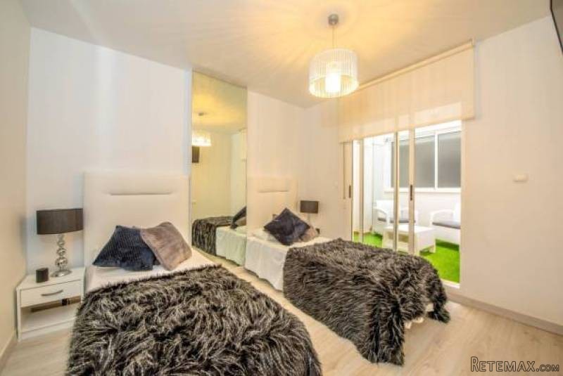 2 Bedroom 1 Bathroom Apartment In..
