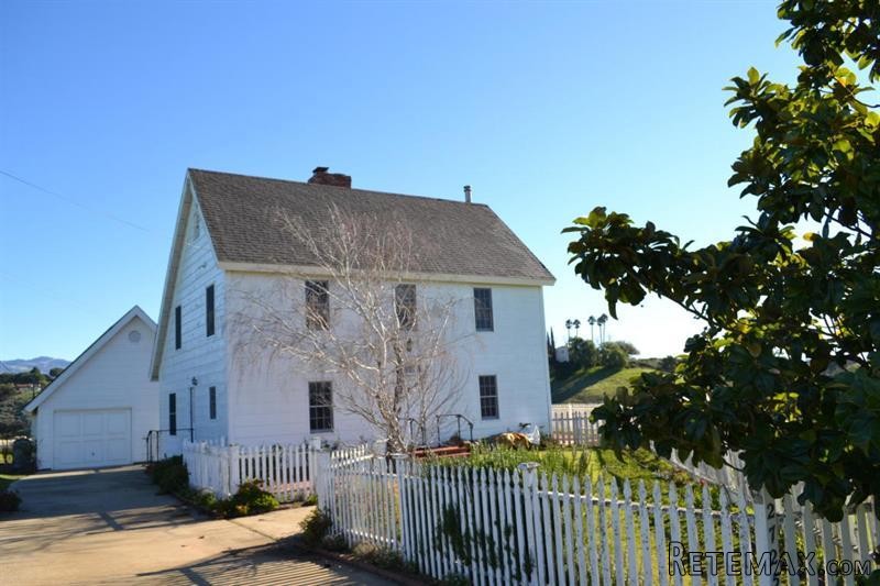 2 bedroom House For Sale: 2725 Calzada..