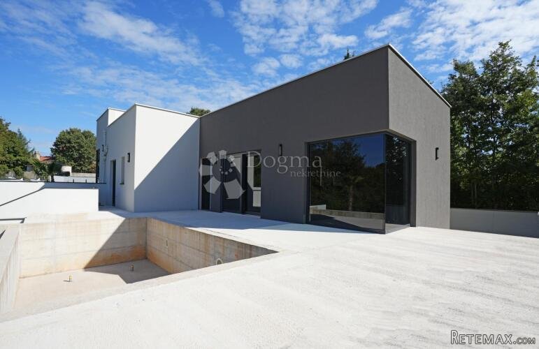Moderna dvojna villa sa bazenom - Barban