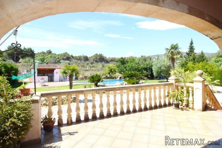 This Villa is located in a quiet area of Javea near the.. - 2