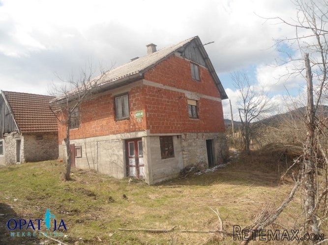 Čabar PRILIKA ZA INVESTITORE - kuća na parceli od 63000 m2 - 3