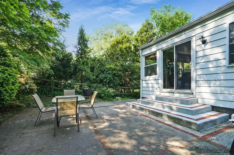 4 bedroom House For Sale: 324 Frank.. - 2