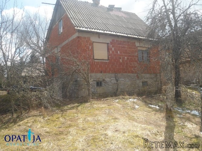 Čabar PRILIKA ZA INVESTITORE - kuća na parceli od 63000 m2 - 4