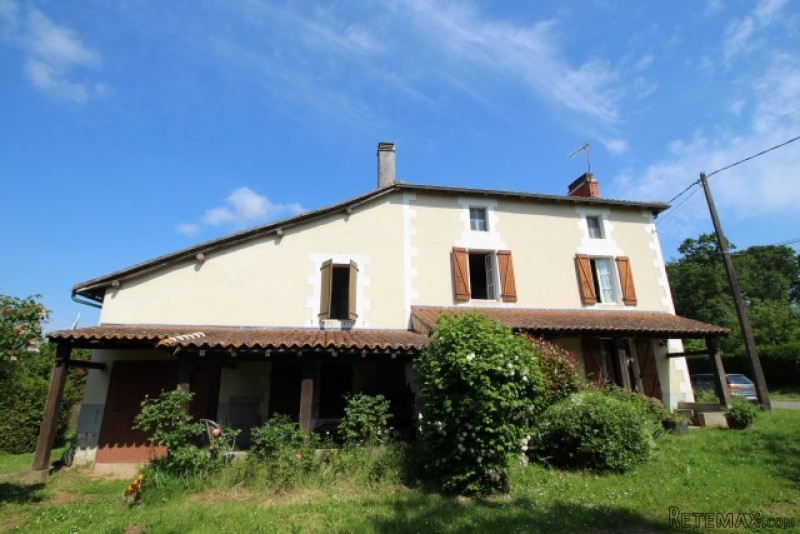 Three Bedroom House In Hamlet Location