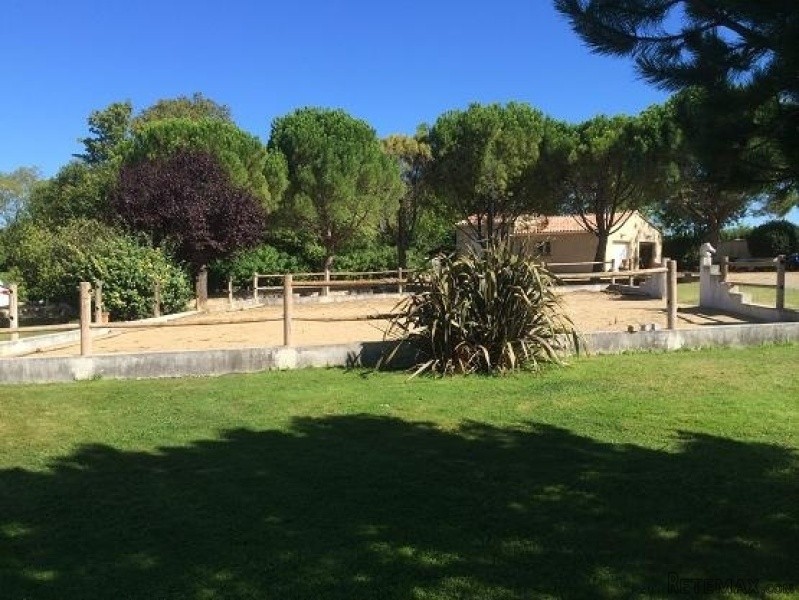 Single Storey Villa With 190 M2 Of.. - 2
