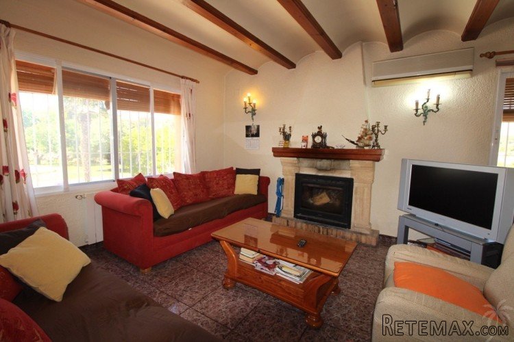 This Villa is located in a quiet area of Javea near the.. - 6