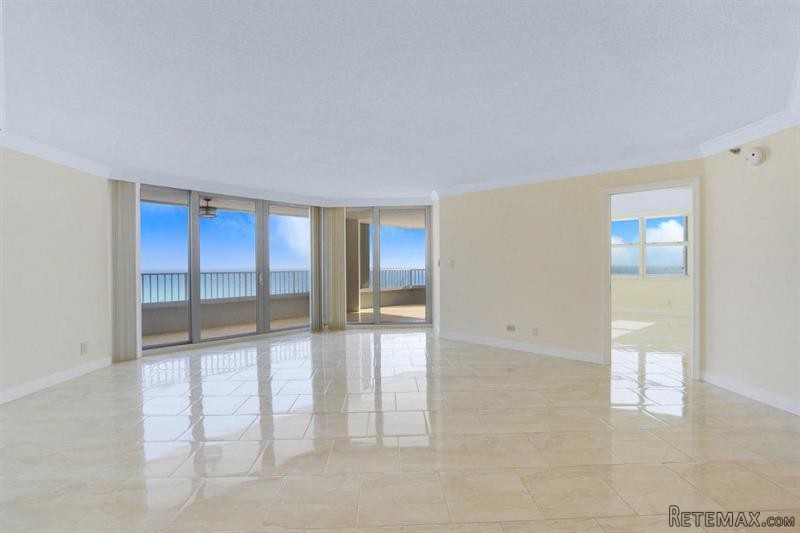 2 bedroom Residence For Sale: Singer.. - 2