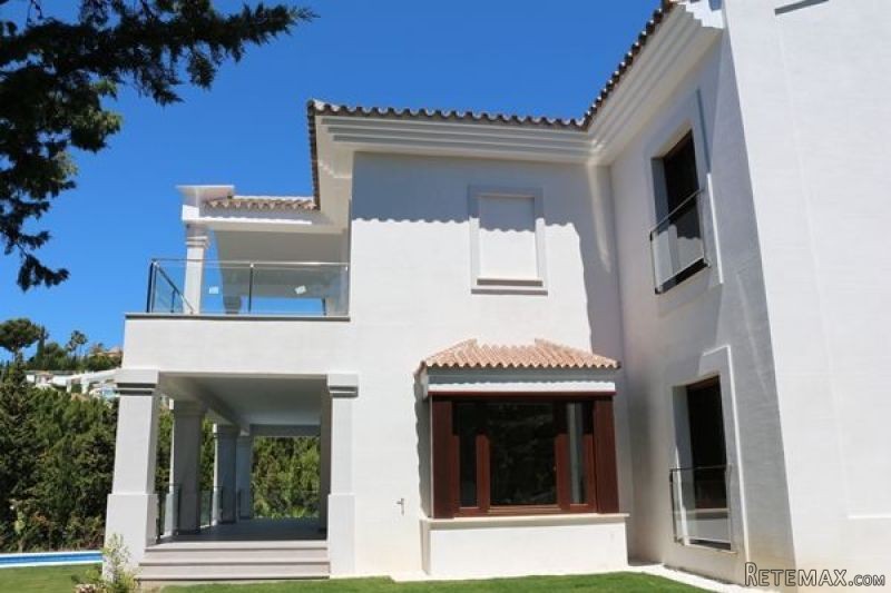 4 Bedrooms - Villas - Malaga - For Sale