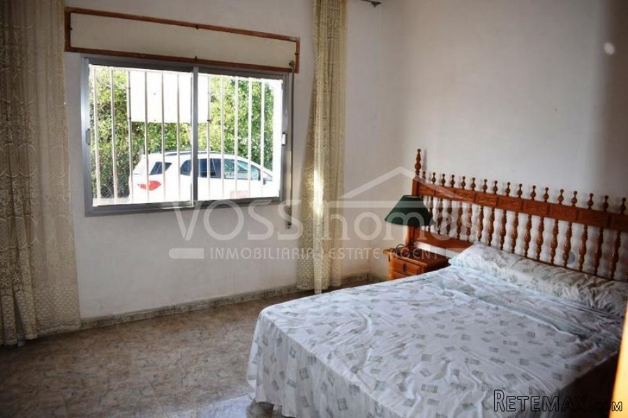 A 3 bedroom, 1 bathroom village house of 98m2 with garage.. - 8