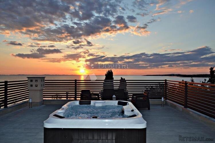 Penthouse Prvi red uz more!