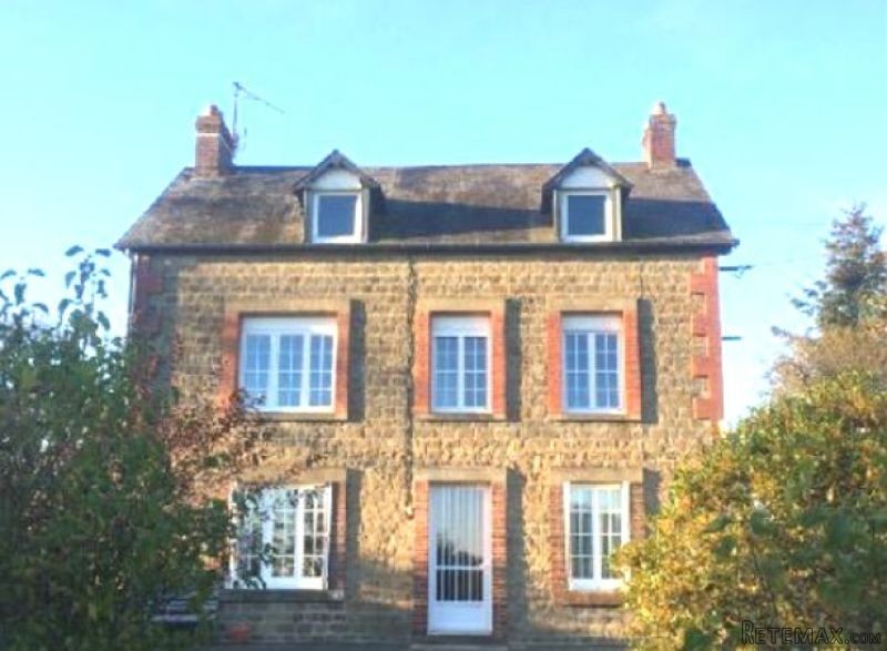 Nestled in a Rrual Hamlet