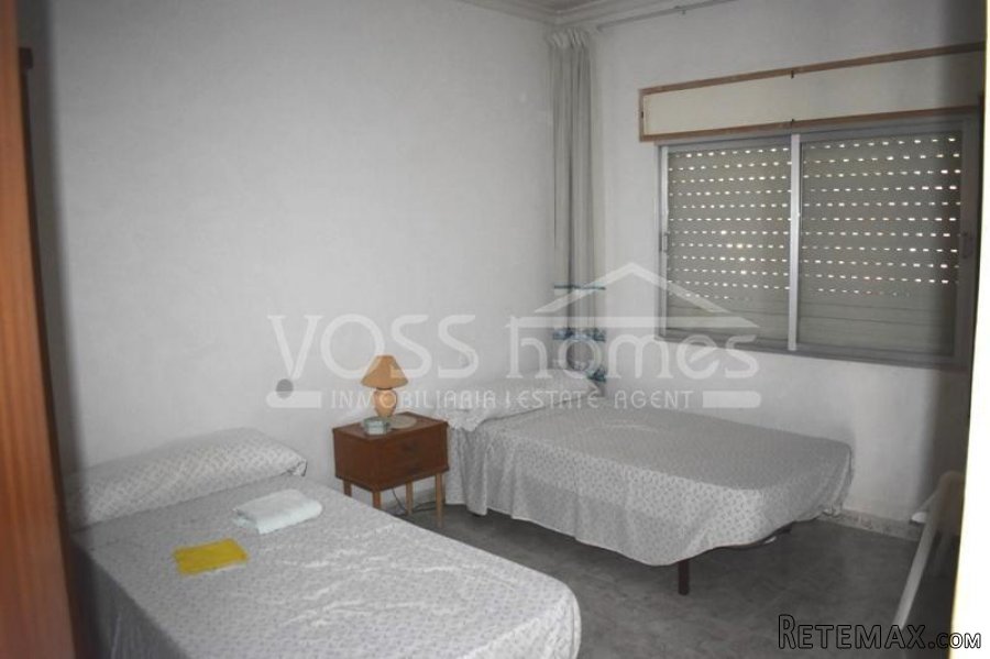 A 3 bedroom, 1 bathroom village house of 98m2 with garage.. - 10