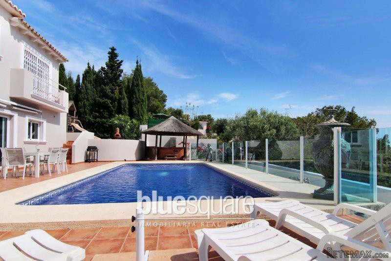 Immaculately Presented Detached Villa..