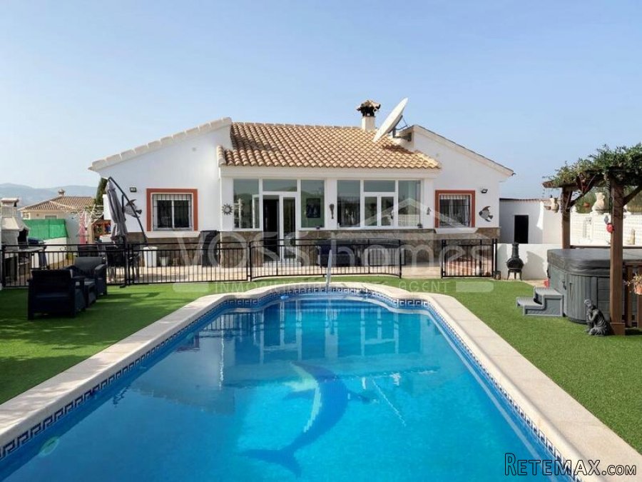 NEW & EXCLUSIVE TO VOSS HOMES - A larger than average 3..