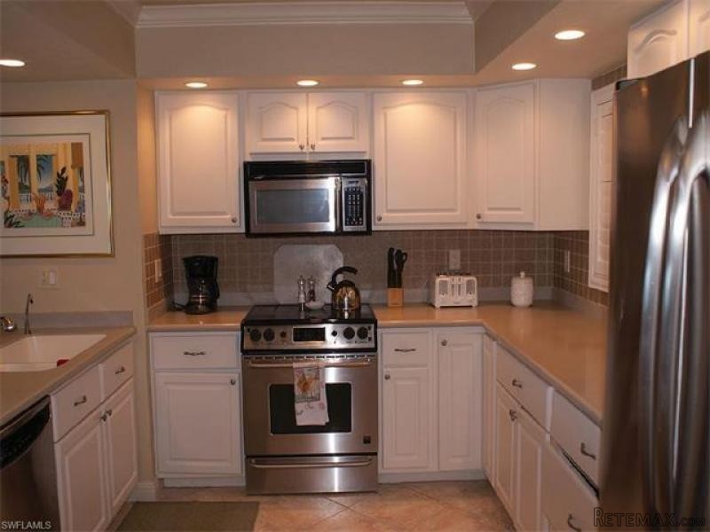 2 bedroom Condominium For Sale: Fort.. - 2