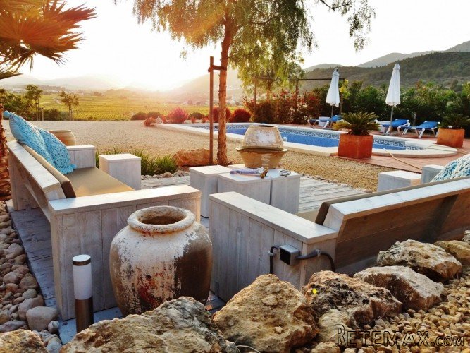 A stunning, contemporary three bed villa set on a large.. - 2