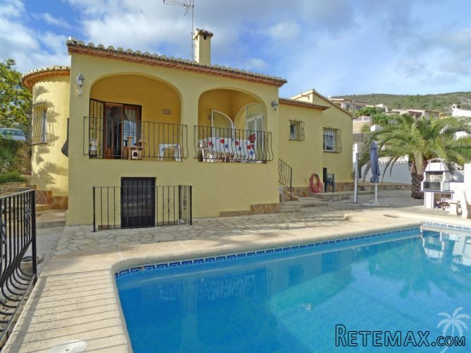Beautiful private detached property, on sought after.. - 3