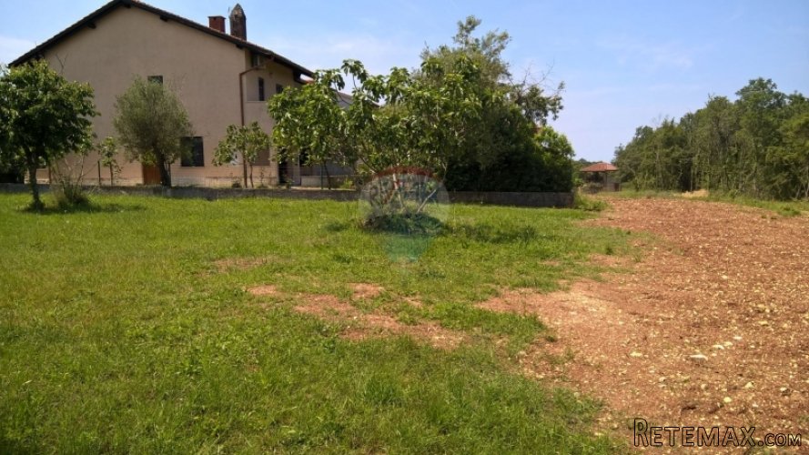 Poreč, građevinsko zemljište 780 m2