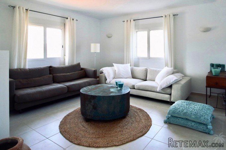 A stunning, contemporary three bed villa set on a large.. - 5