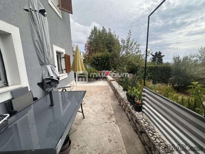 Kostrena, 160m2, samostojeća kuća, stan i apartman, velika o..