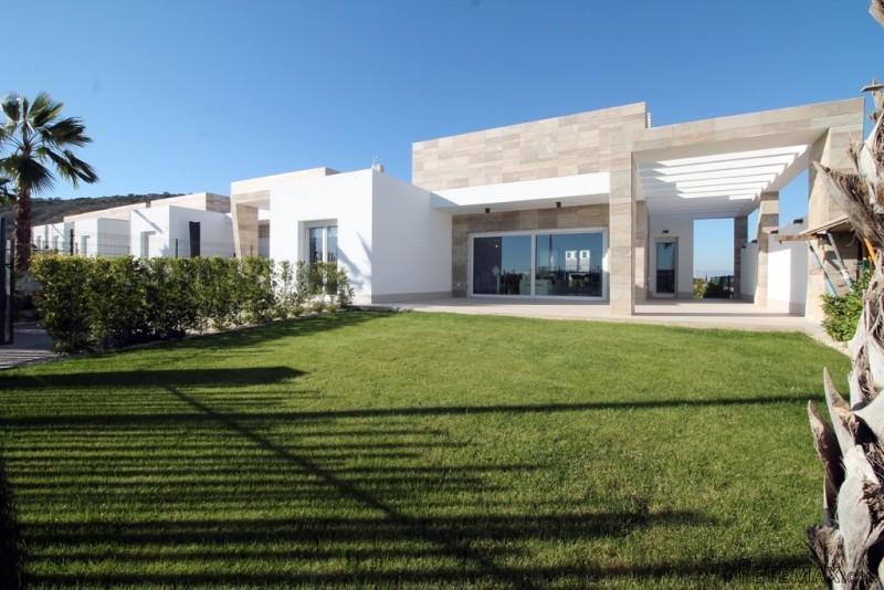 3 Bedrooms - Villa - Alicante - For Sale