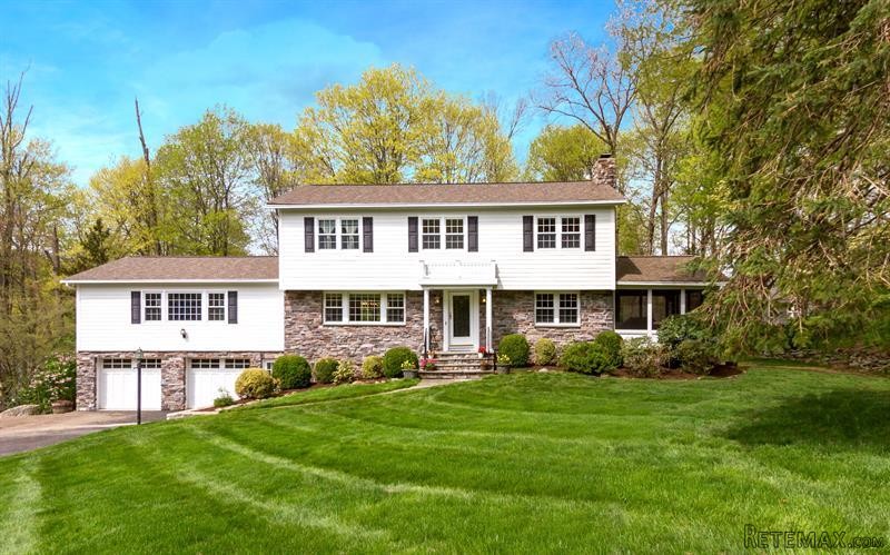 4 bedroom House For Sale: 30 Whitlaw..
